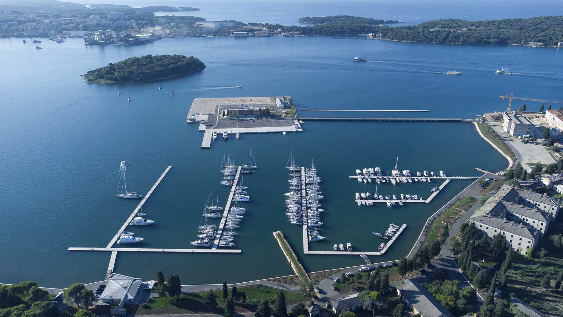 Pula, Marina Polesana (More Yacht Club)